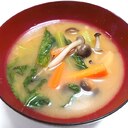 小松菜とシメジのお味噌汁
